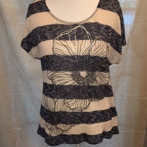 Agenda light weight knit. XL. Cap sleeves.